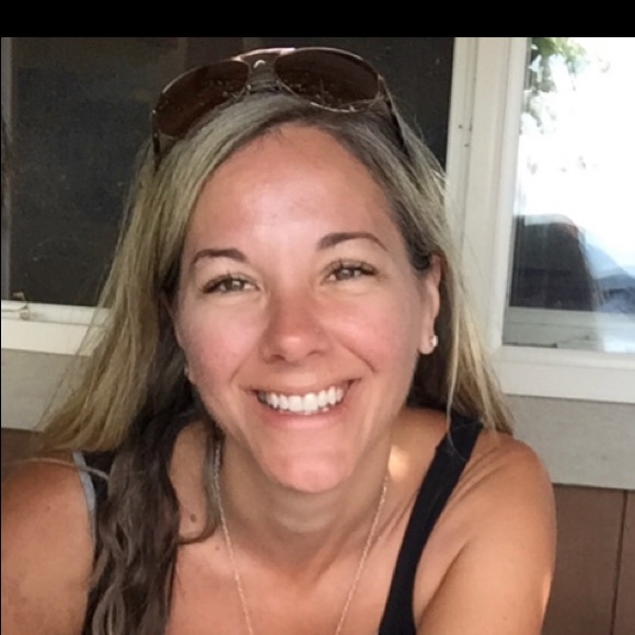 Meet your Posher, Karen - Picture 1 of 1